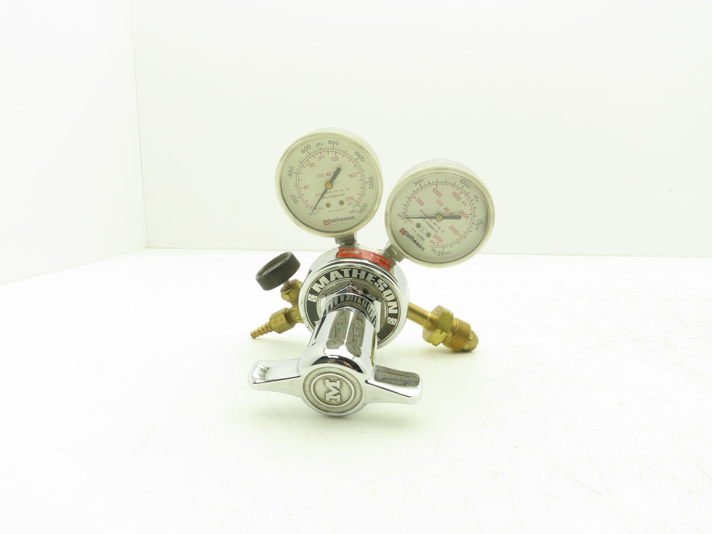 Matheson 1H-590 Gas Regulator Dual Gauge 2500 PSIG