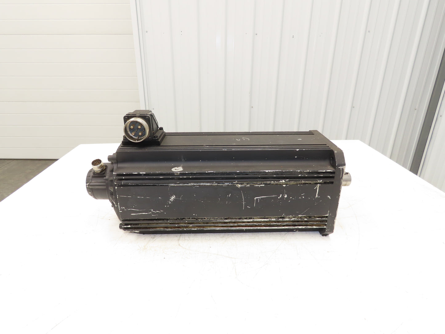 Rexroth Indramat MDD112D-N-030-N2M-130PB0 Permanent Magnet Servo Motor 3000 RPM