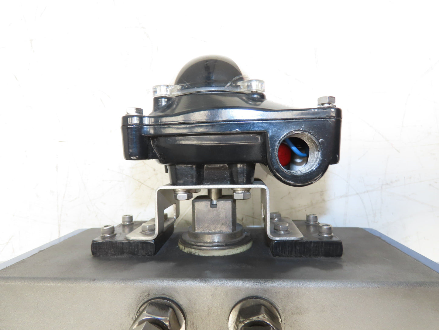 Bi-Torq Pneumatic Actuated 4" Butterfly Valve 4-Lug 316SS Disc & Limit Switch