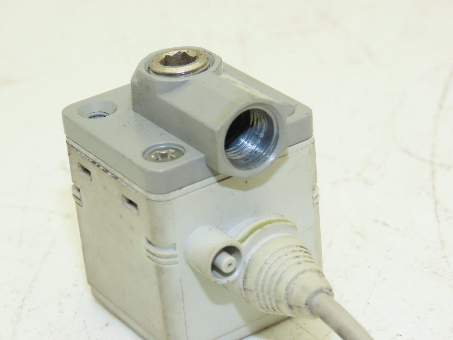 SMC ISE40-W1-70L Pressure Switch 12-24VDC G1/8 0.1-1Mpa 0-145psi