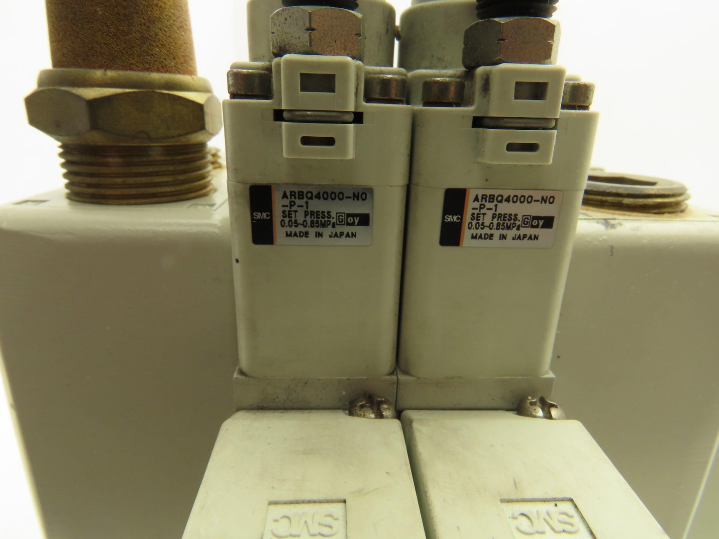 SMC VQ4100-5 Pneumatic Solenoid 2-Station Manifold w/2 Valves and Regulators