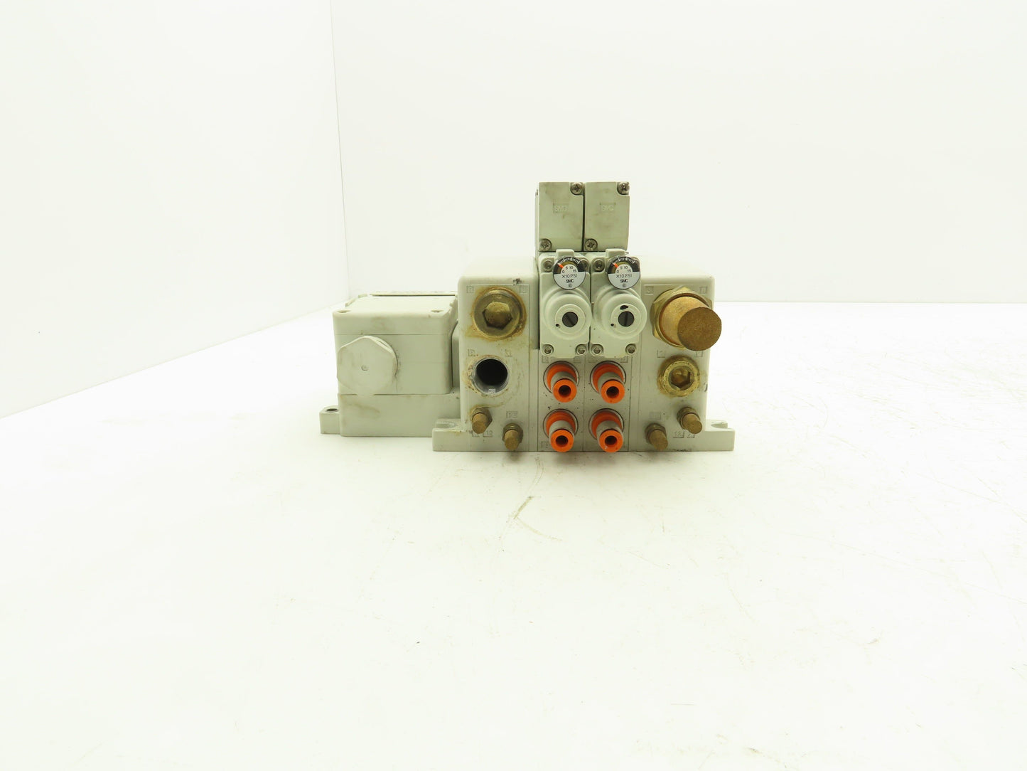 SMC VQ4100-5 Pneumatic Solenoid 2-Station Manifold w/2 Valves and Regulators