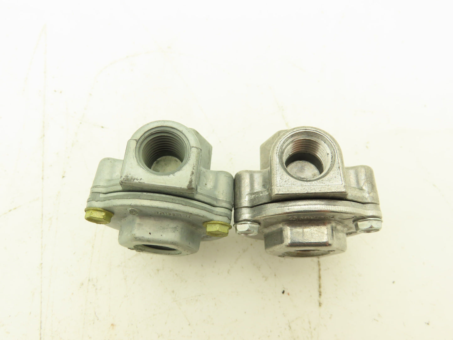 Deltrol 10135-70 EV125A2 Pneumatic Quick Dump Exhaust Valve 1/4NPT Port Lot of 2