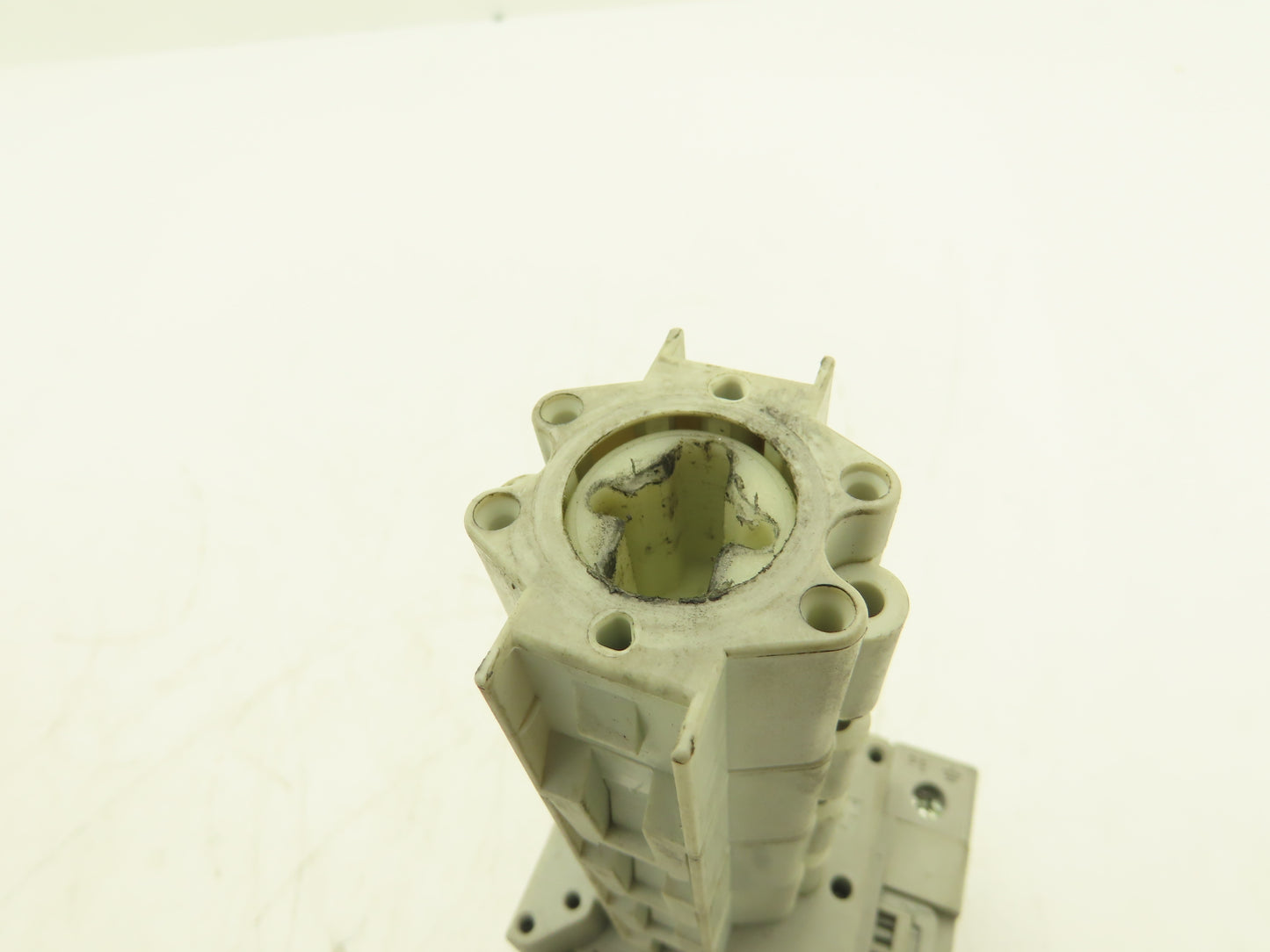 Sprecher+Schuh LA7-63-1753 Motor Disconnect Switch Through Door 25Hp 600v 3ph