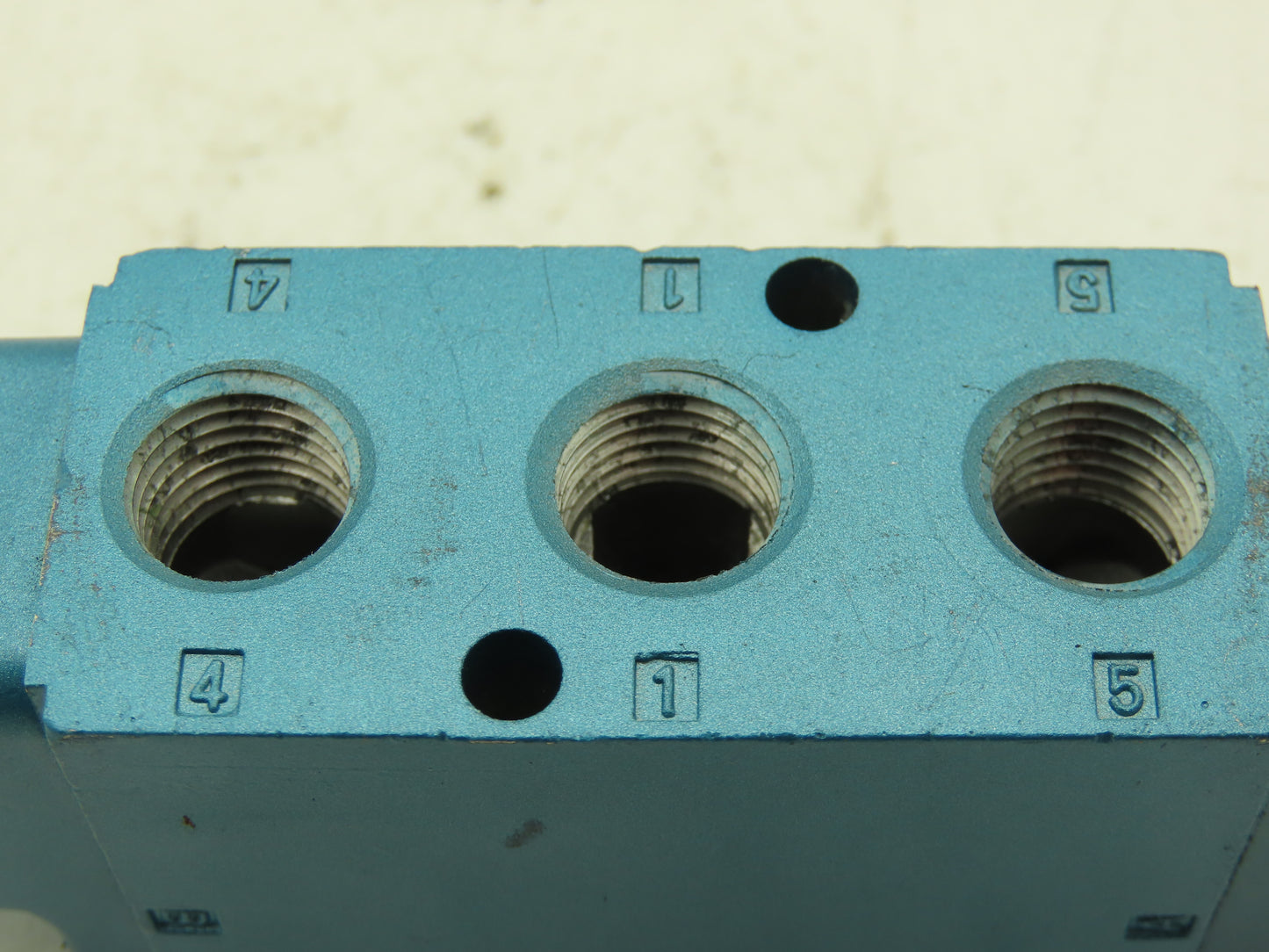 MAC 180003-112-0048 Pneumatic Solenoid Valve 4/2 Double Operator 1/4"npt