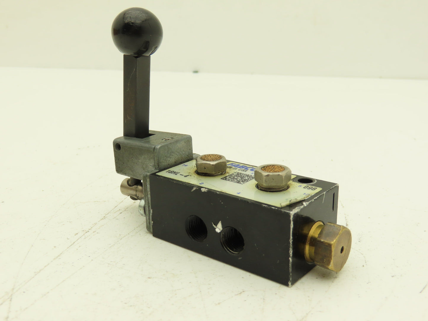 Fabco-Air 18HL-4 4-Way Hand Lever Actuated Pneumatic Directional Control Valve