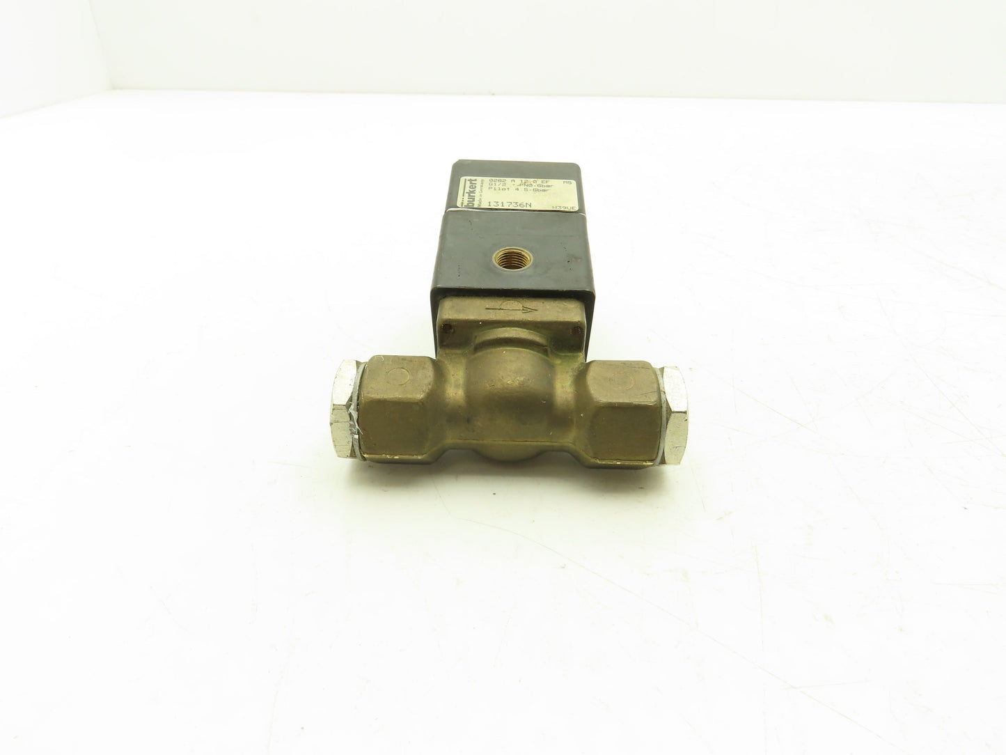 Burkert 131736N Pneumatically Operated Valve 2 Pos 2 Way 87psi 1/2" & 1/4" NPT