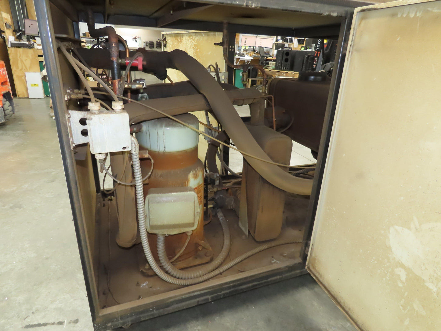 Thermal Care HQ2A1603LXA Accuchiller LX Water-Cooled Chiller 15Hp 208V 3Ph Laser