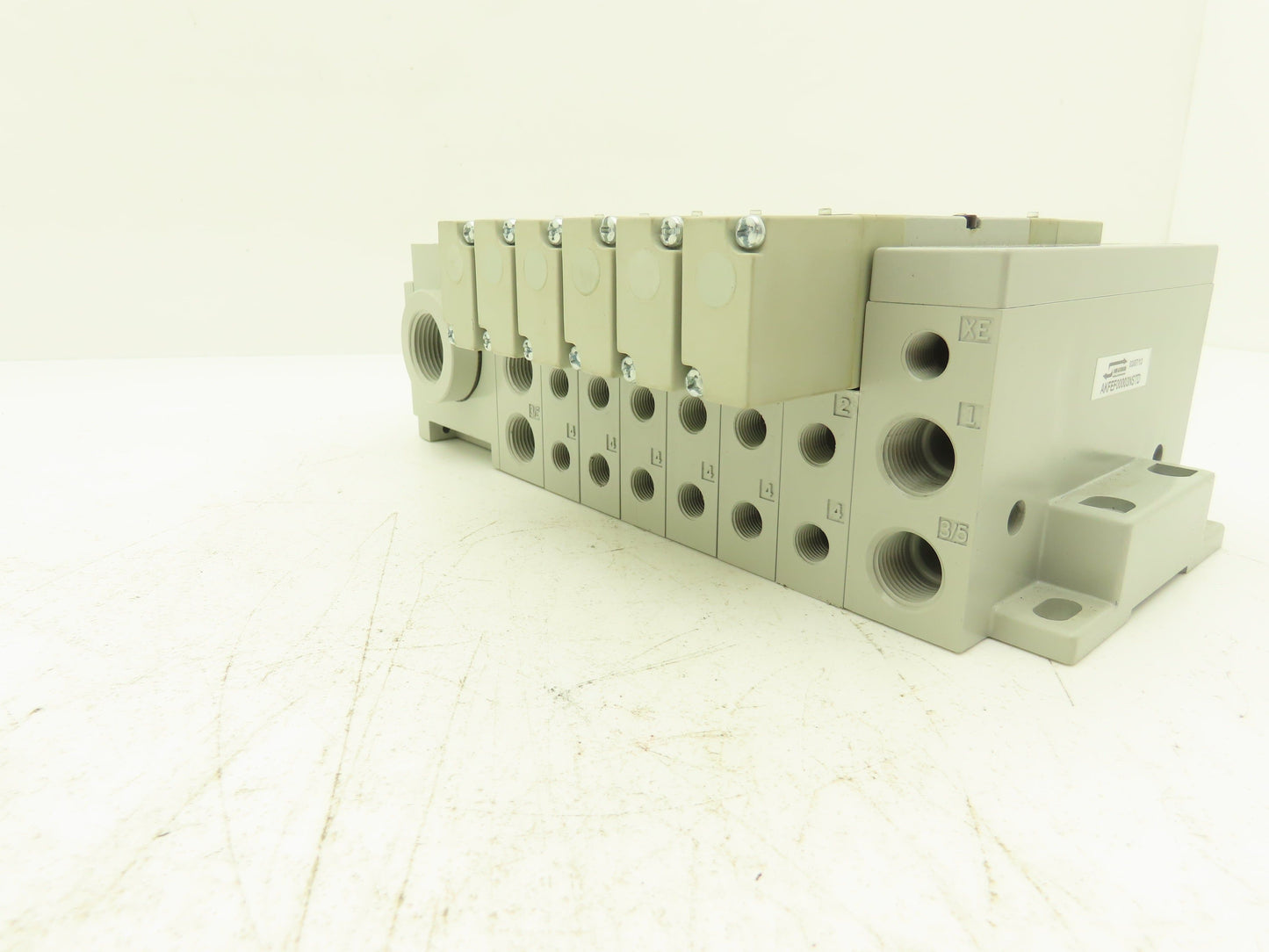 Numatics AKFEF00003NSTD 6 Station Manifold with 6 valves 2005 Series
