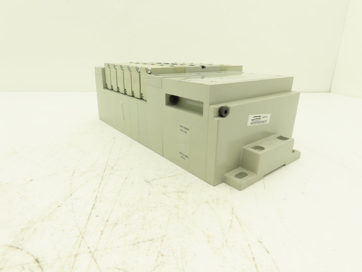 Numatics AKFEF00003NSTD 6 Station Manifold with 6 valves 2005 Series