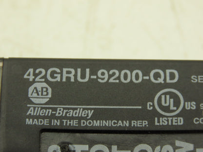 Allen Bradley 42GRU-9200-QD Photoswitch Polar Retroreflective 10-40vdc PNP/NPN