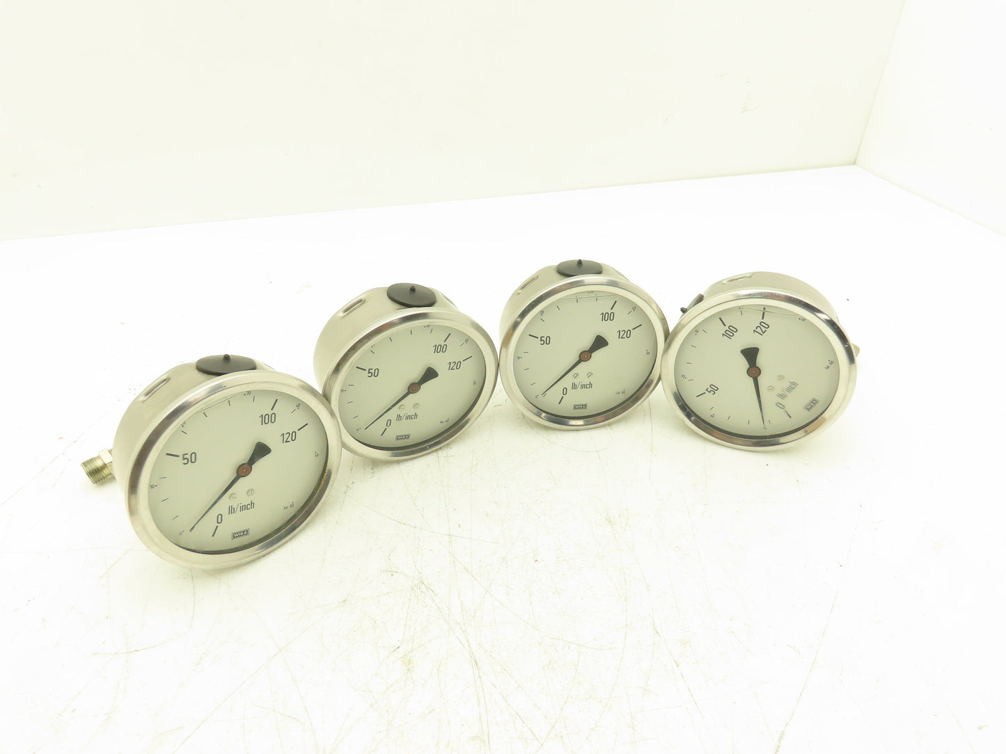 Wika N/A Pressure Gauge Oil Filled 120LB/Inch 60 Bar 1/2"NPT Lot Of 4