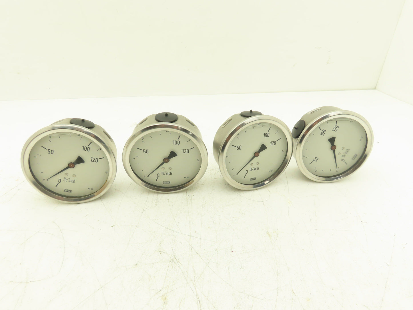 Wika N/A Pressure Gauge Oil Filled 120LB/Inch 60 Bar 1/2"NPT Lot Of 4