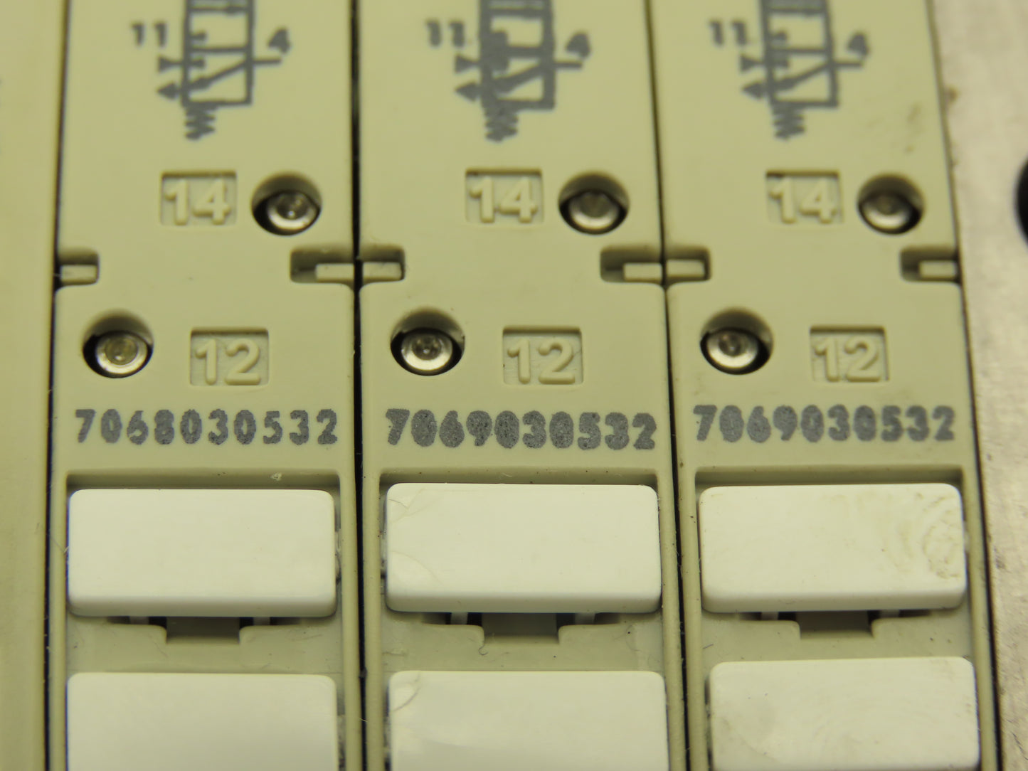 Metal Work Pneumatic 7068030532 | 7069030532 Solenoid Valve Assembly Multimach