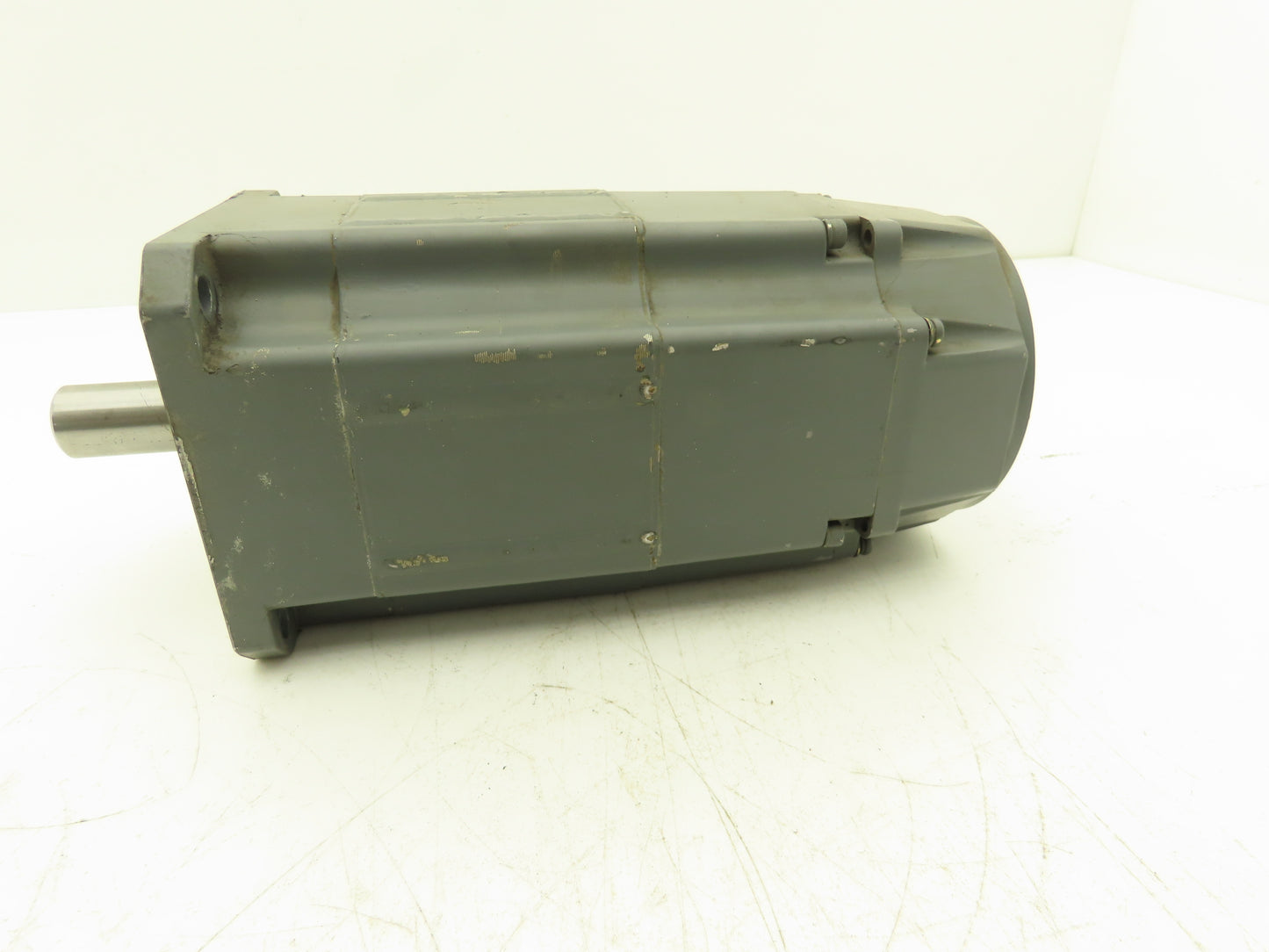 Mitsubishi HA83NC-SS Servo Motor 1.0kW 3000rpm 170v 3Ph 4.9A 19Nm