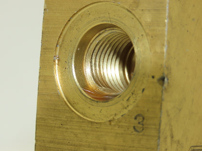 Vickers 20207B 20207B Hydraulic Manifold 5-Way 1/4 & 1/2" Flared Threads