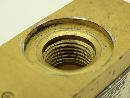 Vickers MCD-3953 Hydraulic Manifold 4-Way 1/4 & 1/2" Threads