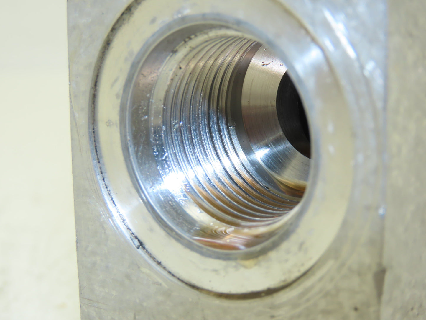 Vickers FC-2-12T-K2 Hydraulic Manifold 4-Way 3/4" Threads