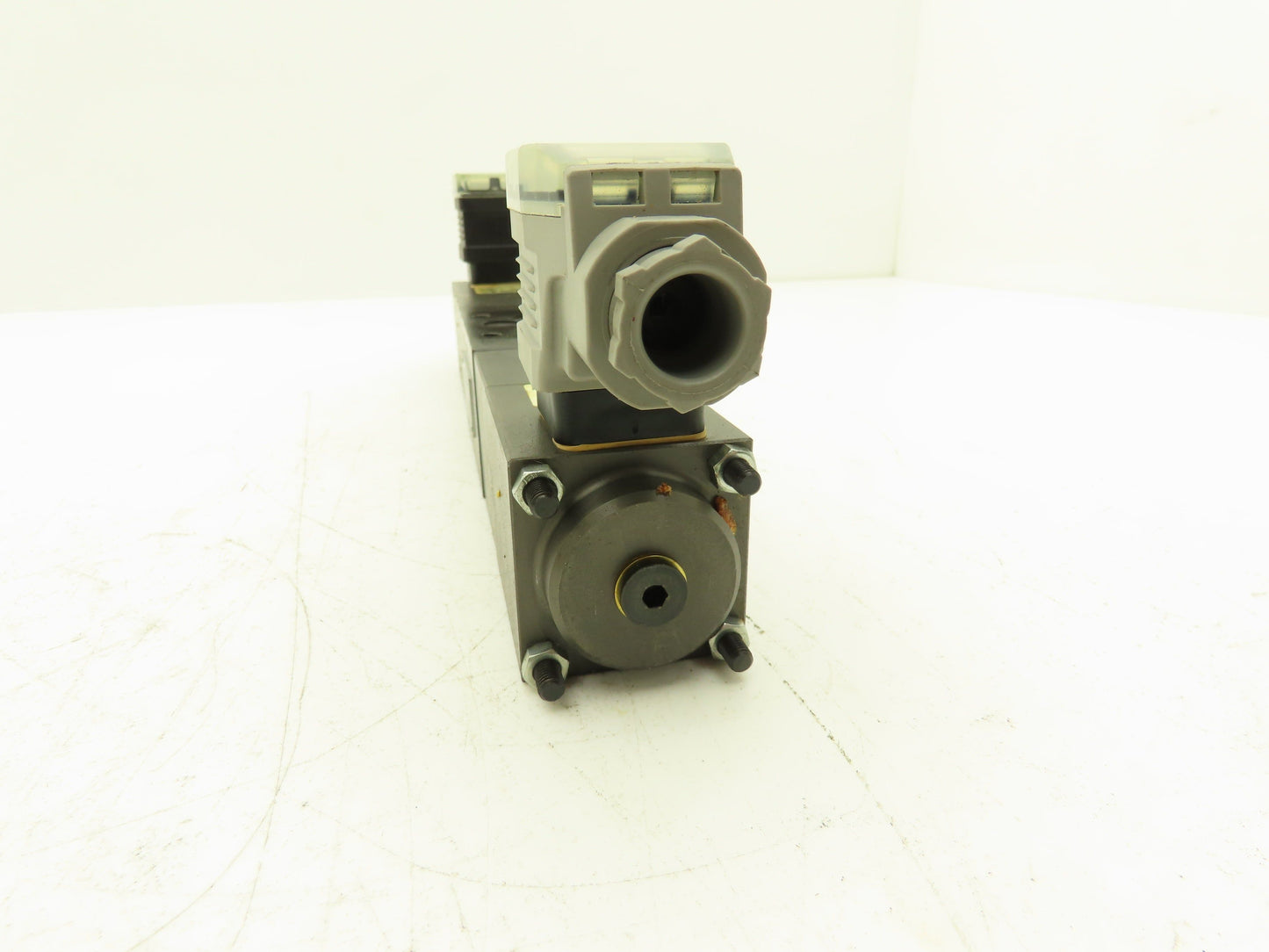 Wandfluh ZS22061AB Hydraulic Directional 2/2 Solenoid Poppet Valve 24Vdc 5000psi