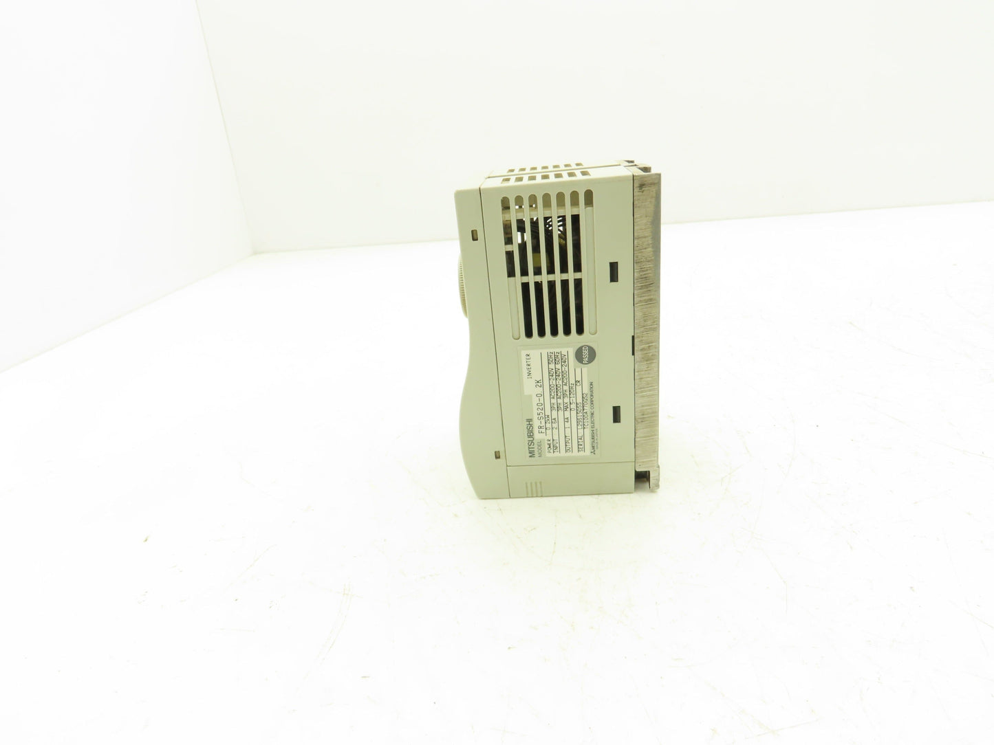 Mitsubishi FR-S520-0.2K Freqrol Inverter Drive 3Ph 240V In 0.2kW 240V 1.4A 120Hz