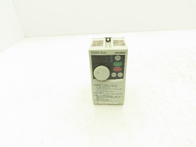 Mitsubishi FR-S520-0.2K Freqrol Inverter Drive 3Ph 240V In 0.2kW 240V 1.4A 120Hz