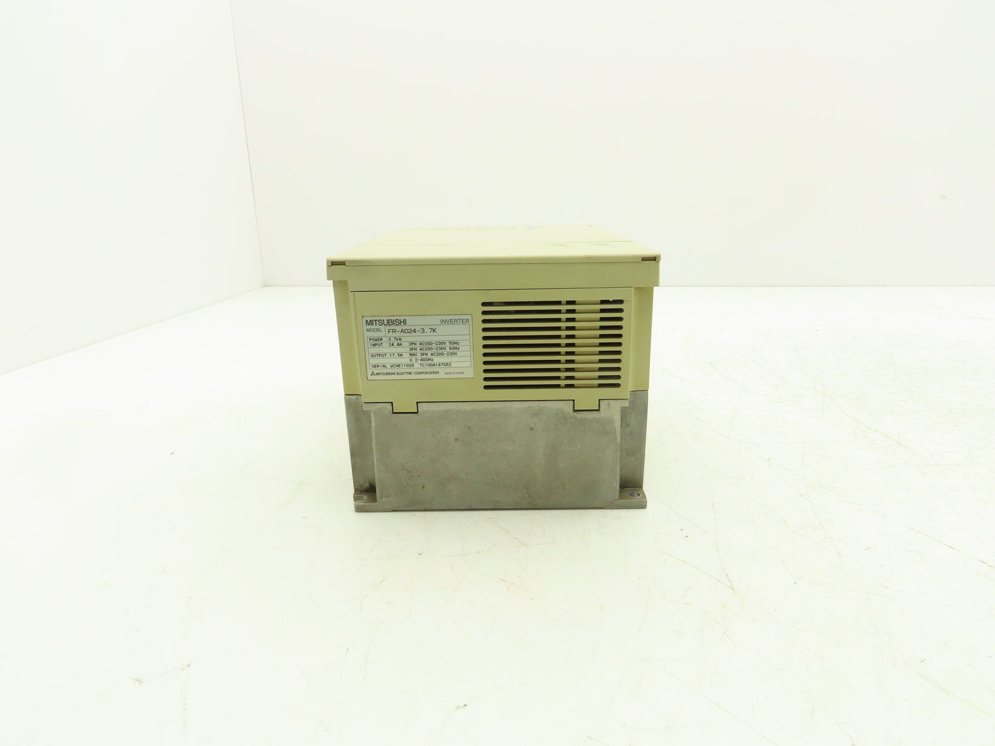 Mitsubishi FR-A024-3.7K Freqrol Inverter Drive 3Ph 230V In 3.7kW 17.5A 400Hz Out