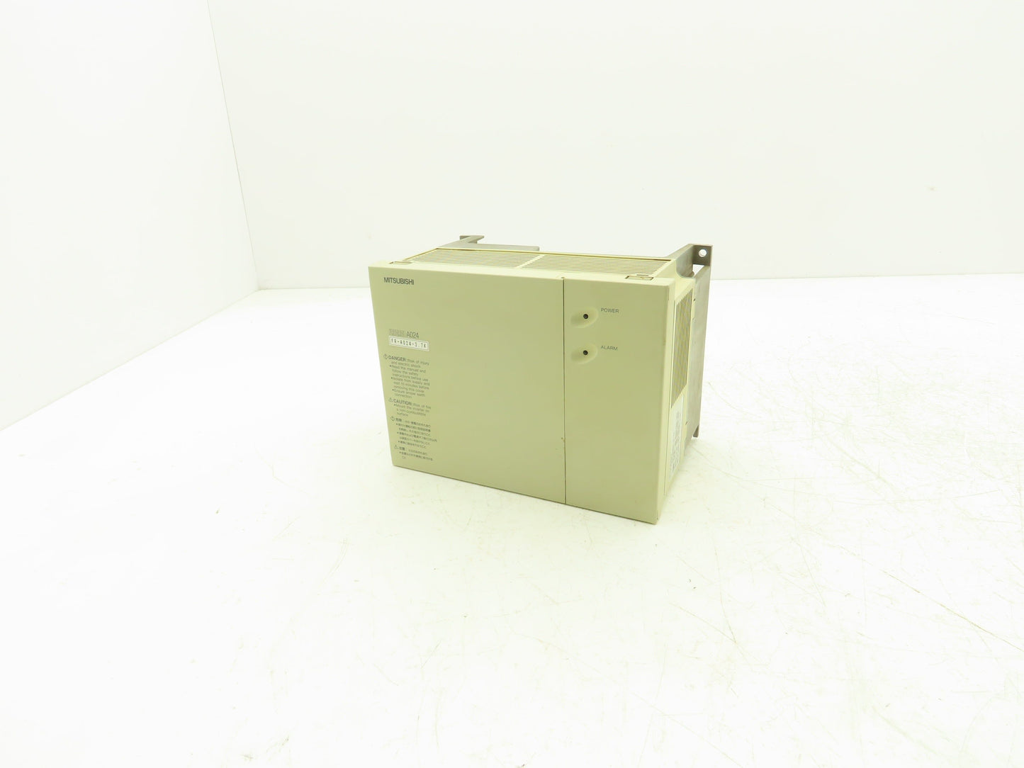 Mitsubishi FR-A024-3.7K Freqrol Inverter Drive 3Ph 230V In 3.7kW 17.5A 400Hz Out
