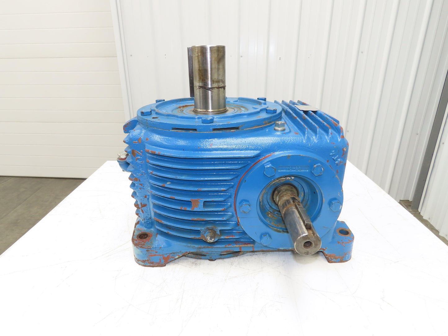 Cone Drive HV70-8A Worm Gearbox 20:1 Reducer 17Hp 88rpm Vertical Output