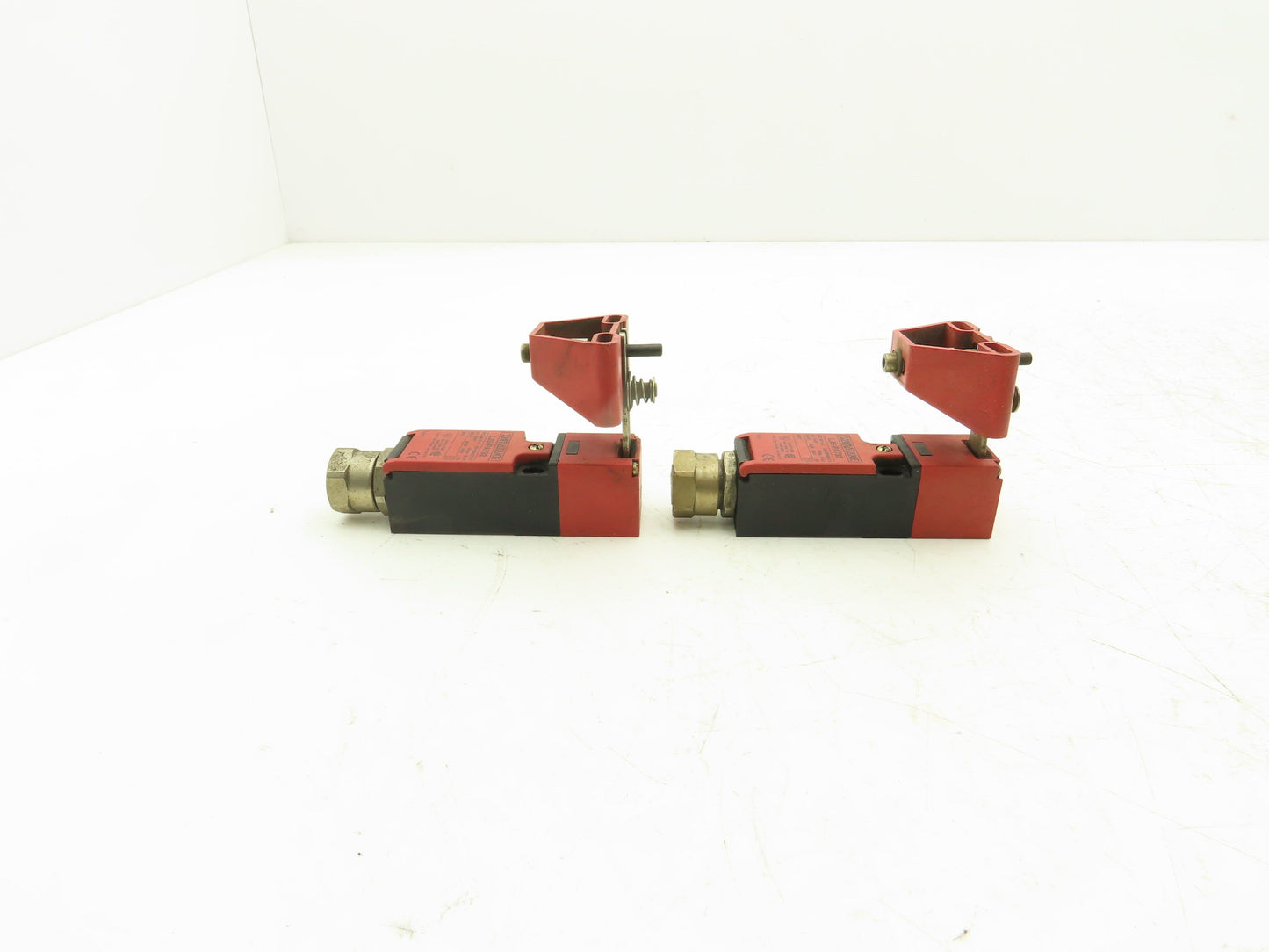 Yamatake LJS-PA792 Safety Switch 240V 3A IP67 Lot of 2