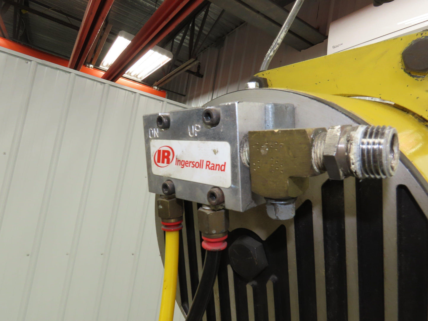 Ingersoll Zimmerman Z020A120 Pneumatic Air Balancer 6' Travel 400Lb w/Load Block