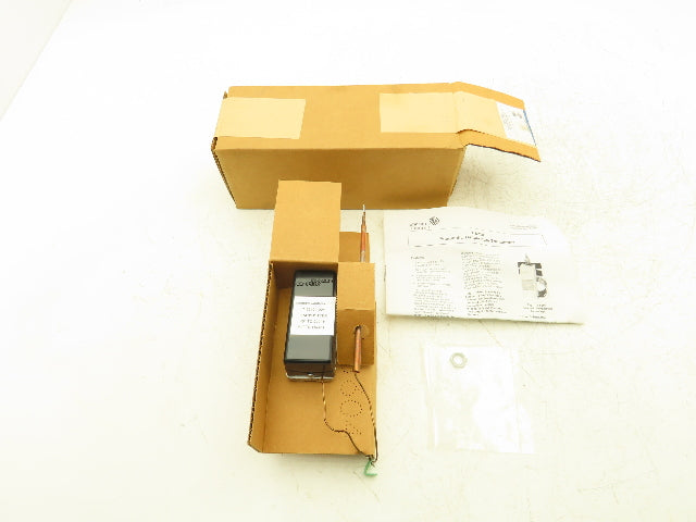 Johnson Controls T-5210-1004 Pneumatic Signal Temperature Transmitter 5.5" Bulb