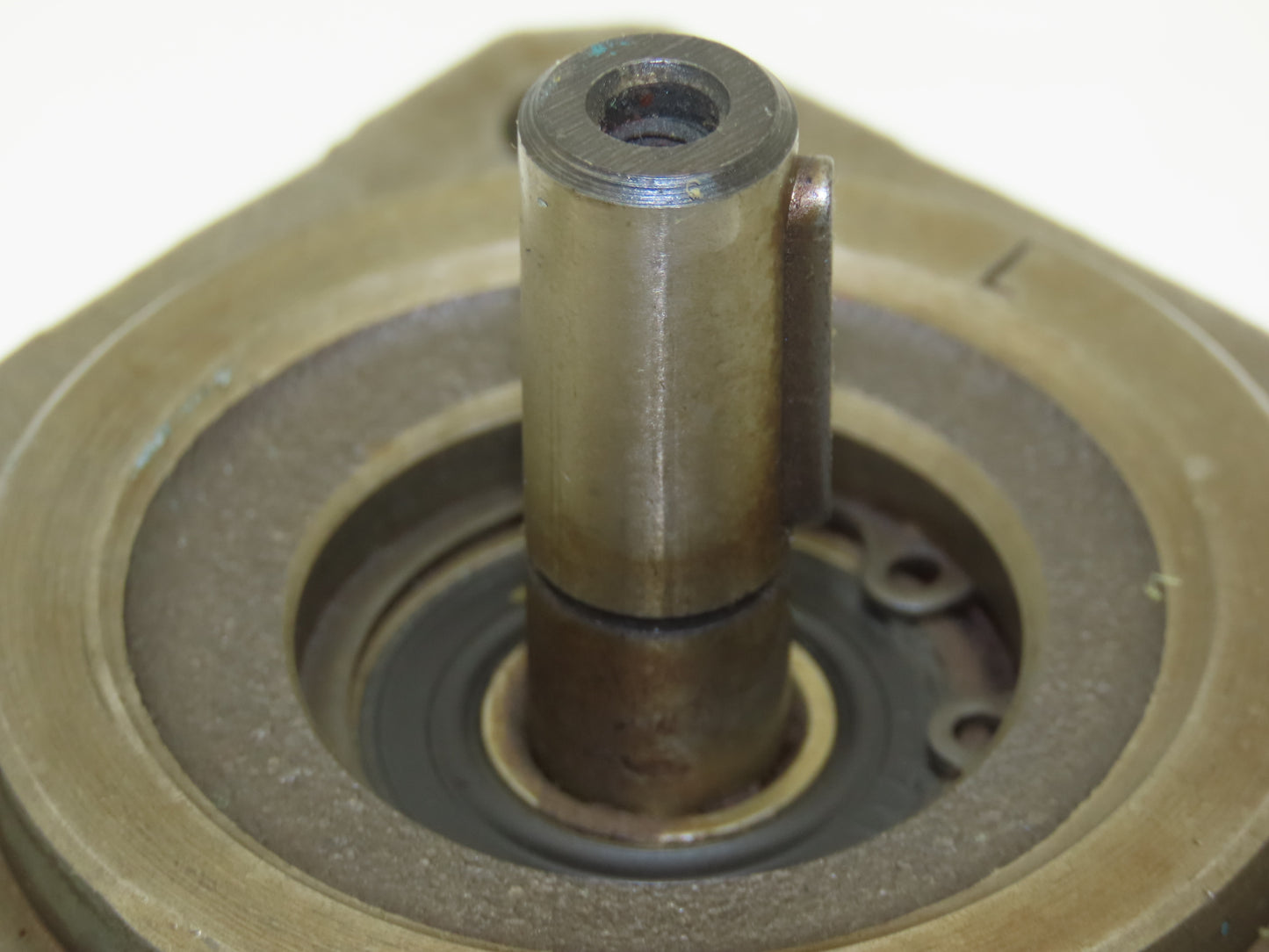 Sperry Vickers GPA1-4-FK2-20L Low Noise Gear Pump