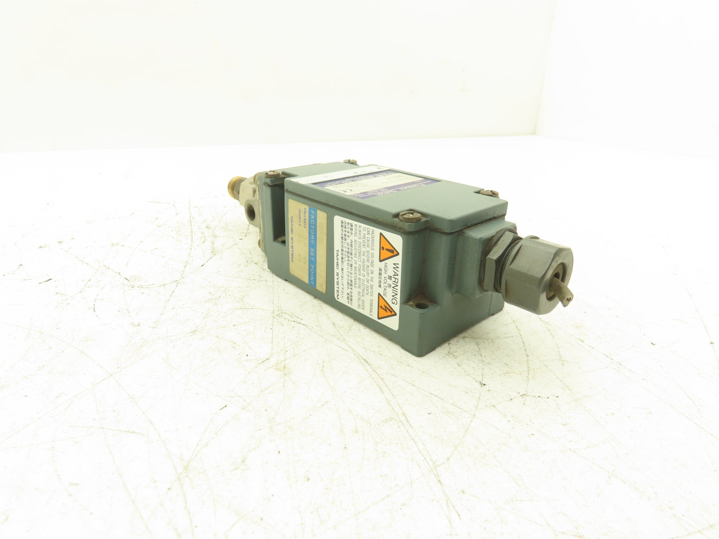 Taihei Boeki TDZ01XM Pressure Switch 10MPa 1450psi 125VAC 30VDC 0.1A IP65