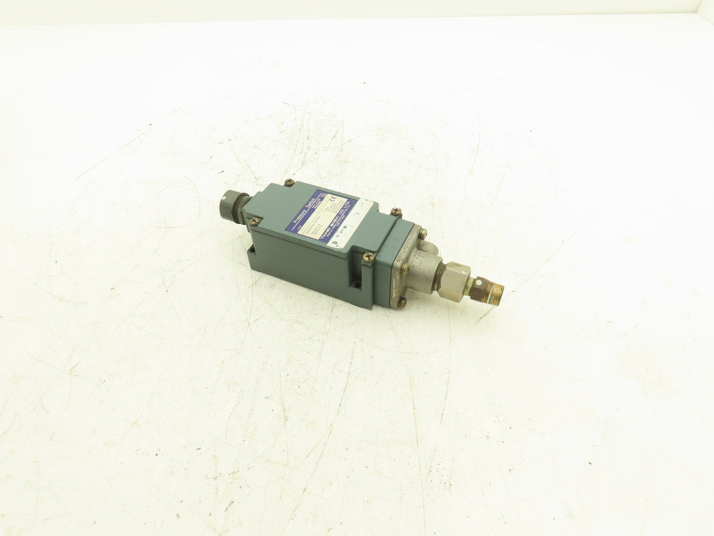 Taihei Boeki TDZ01XM Pressure Switch 10MPa 1450psi 125VAC 30VDC 0.1A IP65