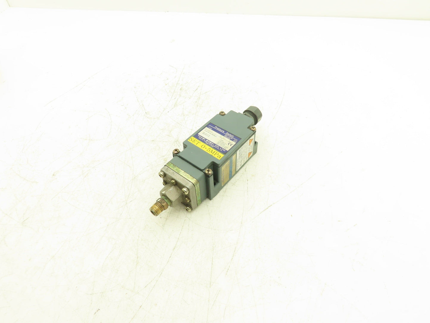 Taihei Boeki TDZ01XM Pressure Switch 4MPa 580psi 125VAC 30VDC 0.1A IP65
