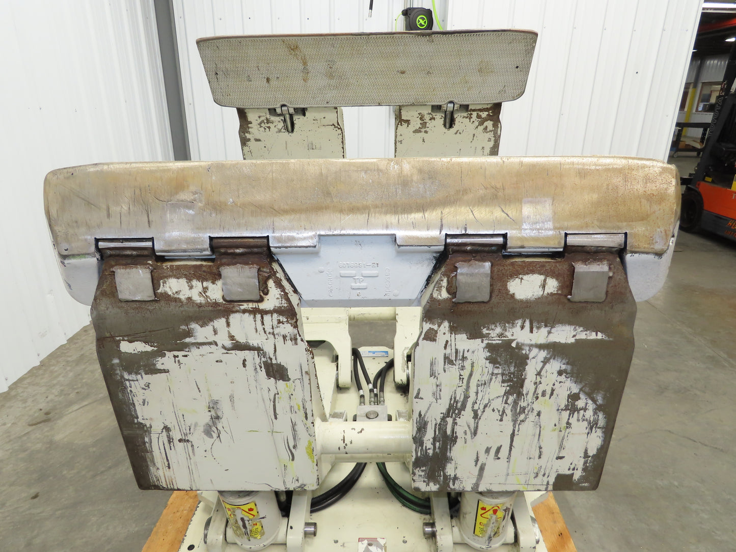 Cascade 90F Paper Roll Clamp 9000LB Fork Lift Truck Clamping Attachment Class 4