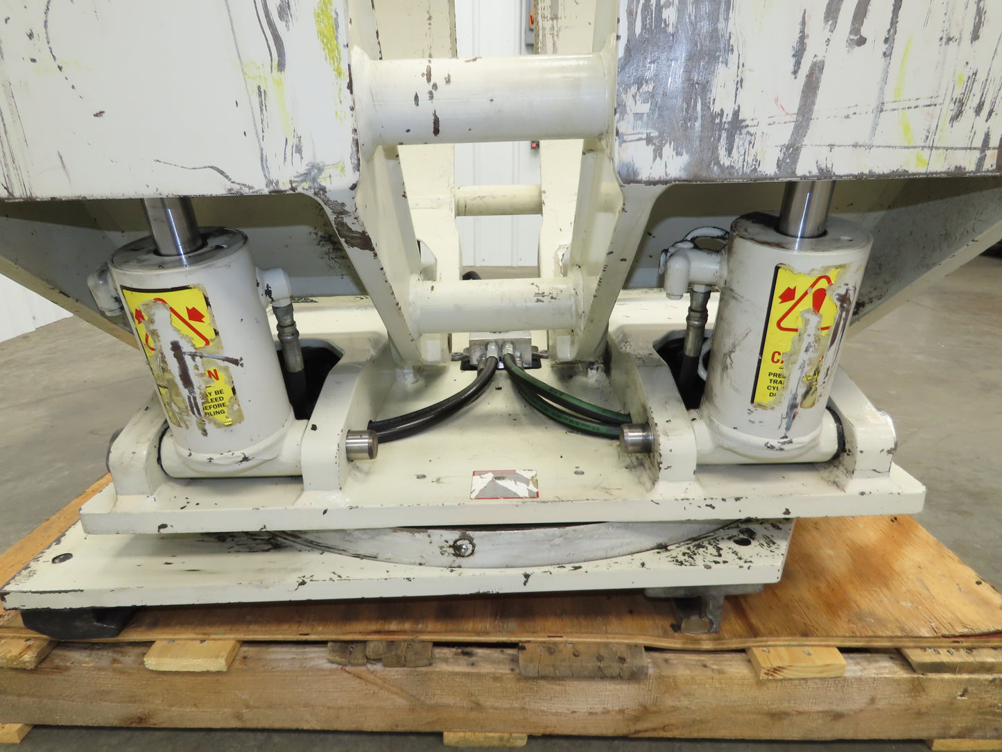 Cascade 90F Paper Roll Clamp 9000LB Fork Lift Truck Clamping Attachment Class 4