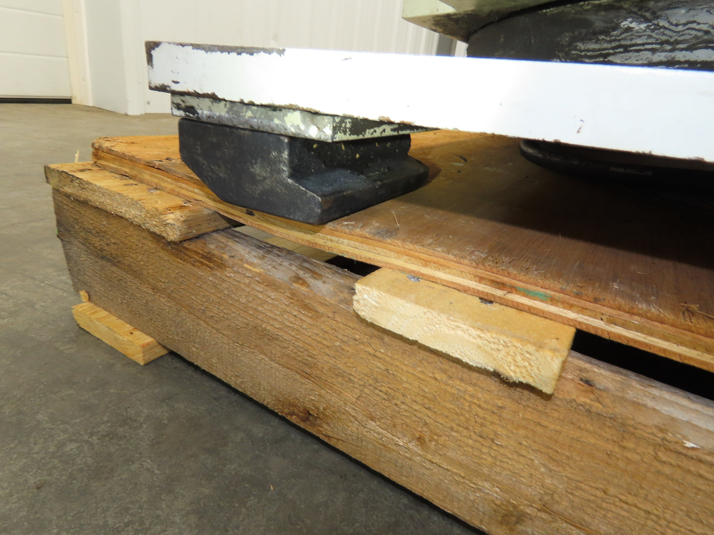 Cascade 90F Paper Roll Clamp 9000LB Fork Lift Truck Clamping Attachment Class 4