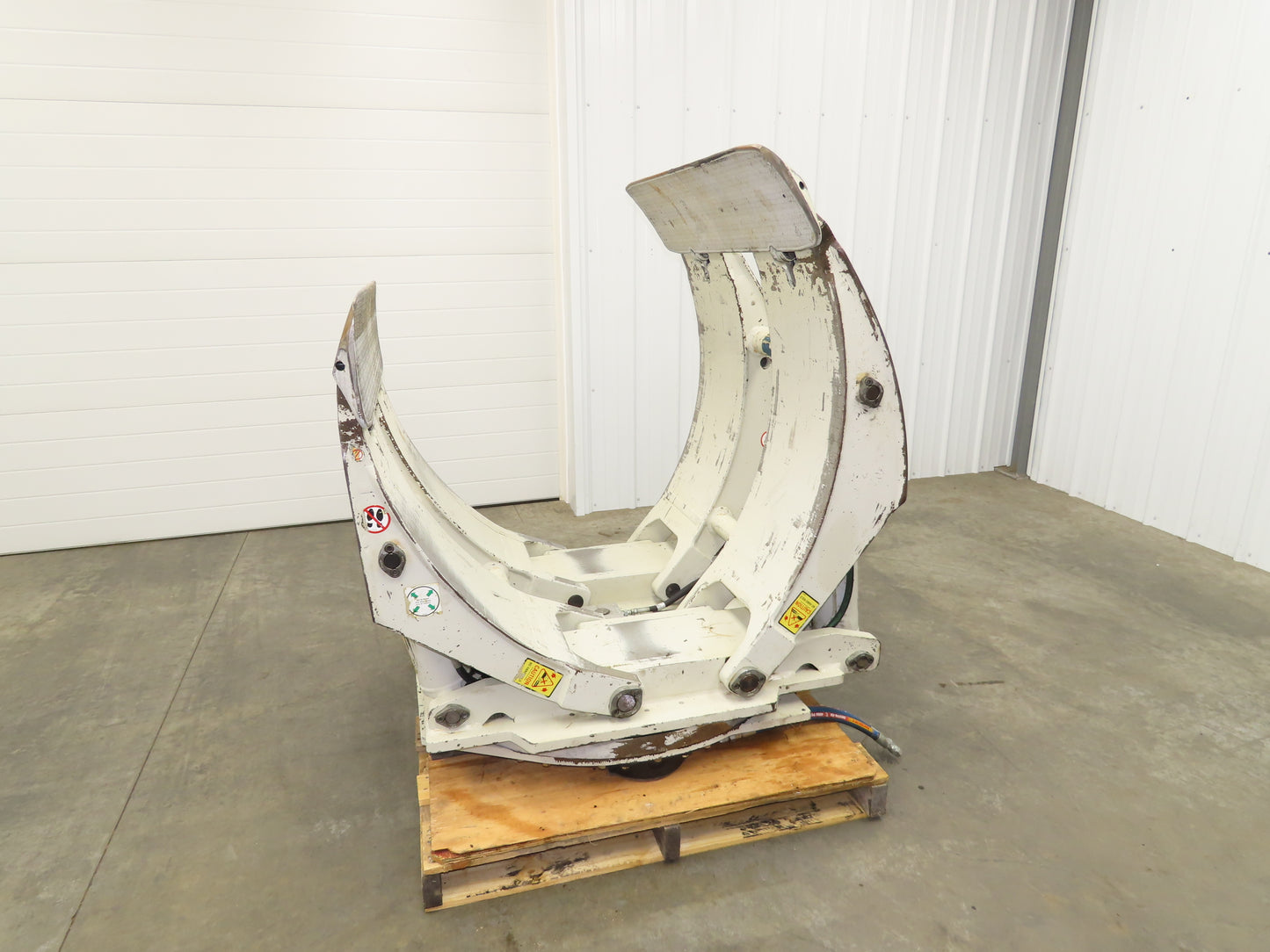 Cascade 90F Paper Roll Clamp 9000LB Fork Lift Truck Clamping Attachment Class 4