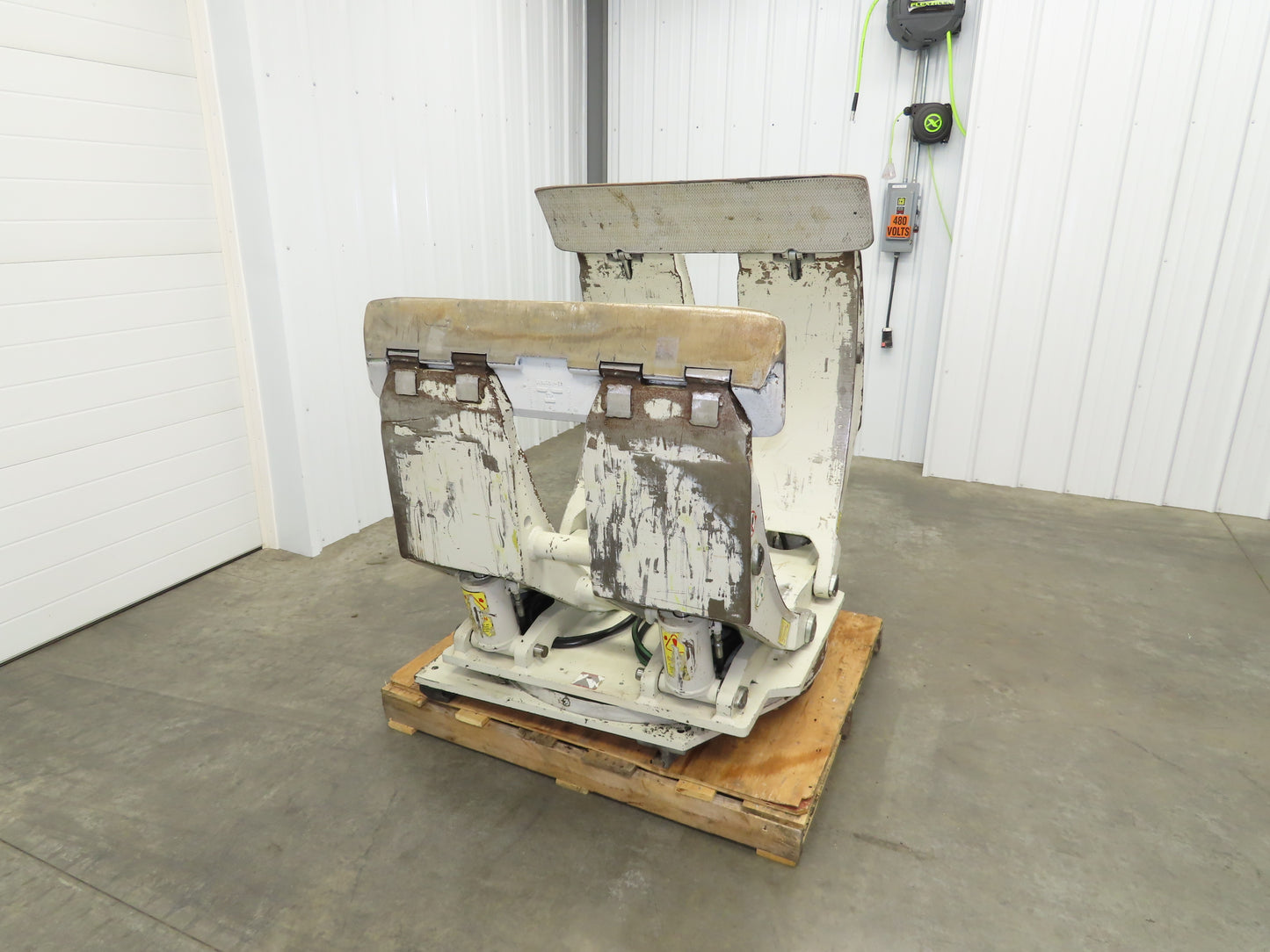 Cascade 90F Paper Roll Clamp 9000LB Fork Lift Truck Clamping Attachment Class 4