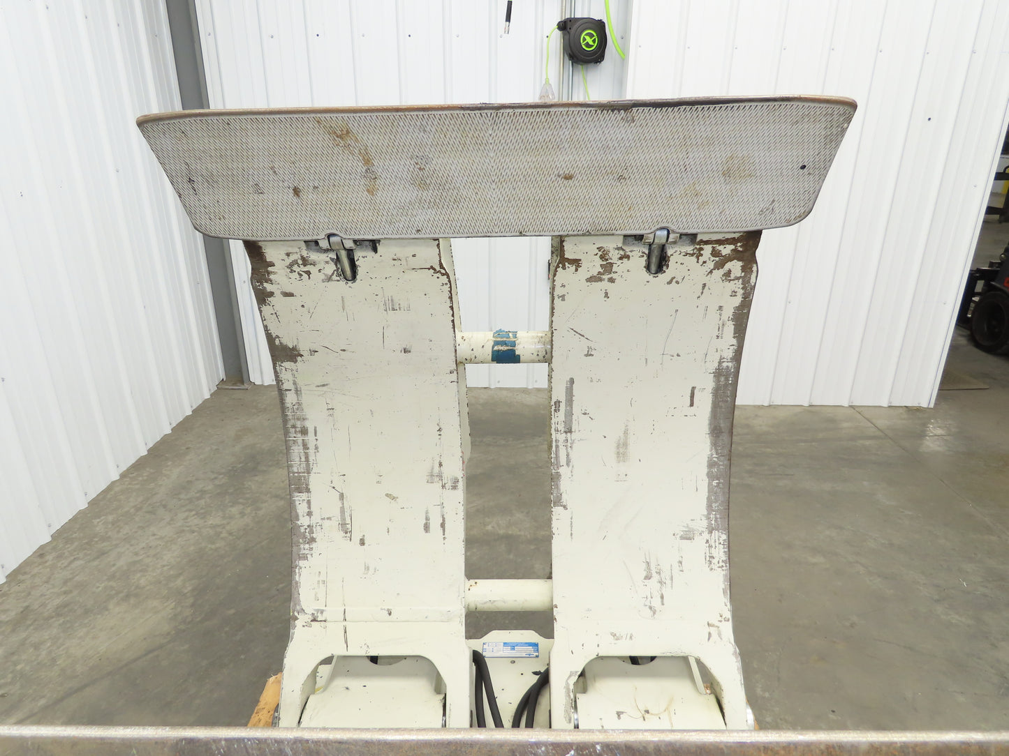 Cascade 90F Paper Roll Clamp 9000LB Fork Lift Truck Clamping Attachment Class 4