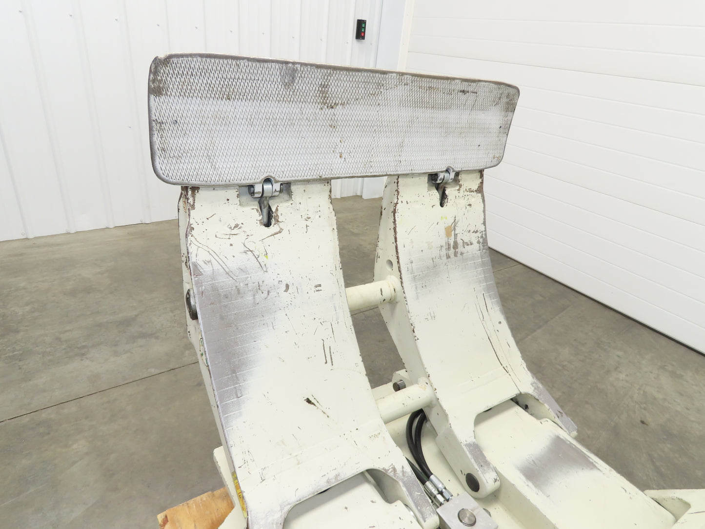 Cascade 90F Paper Roll Clamp 9000LB Fork Lift Truck Clamping Attachment Class 4