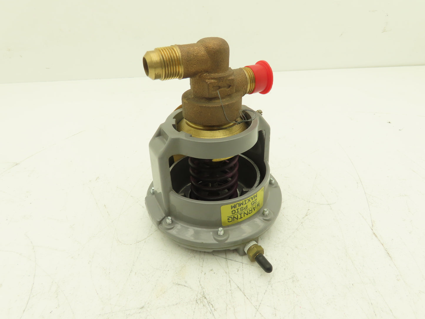 Johnson Controls V-3766-1001 Control Valve Diaphragm 1/2"NPT O.D Flare 25 PSIG