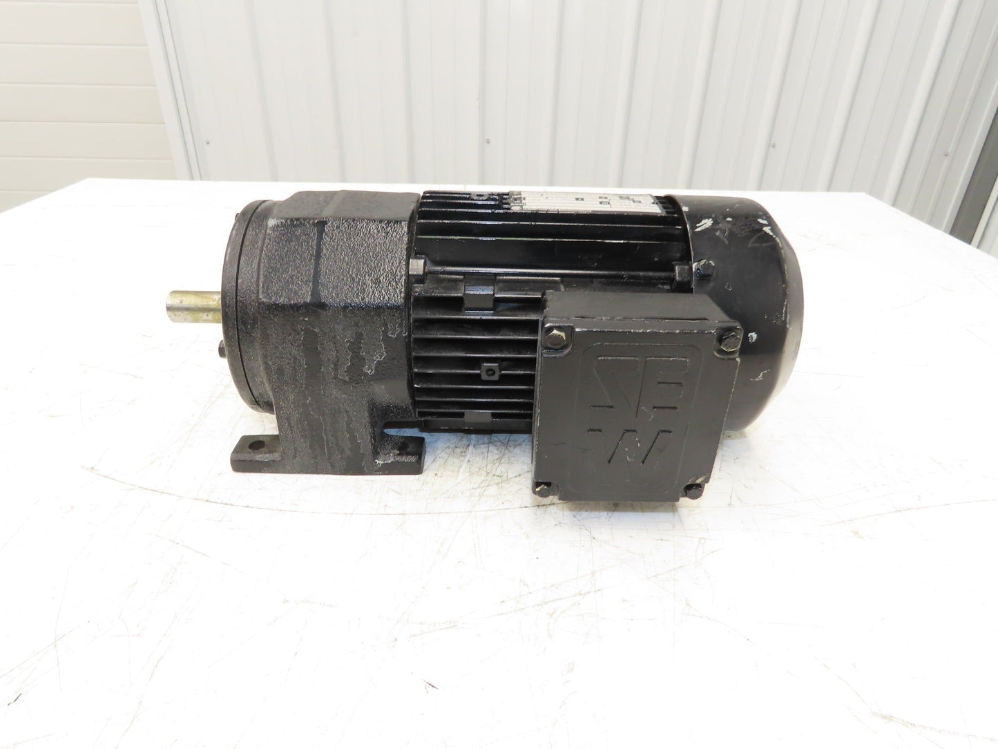 Alfred Imhof R32DT80N4 Inline Gearmotor 13.29 Reducer 104rpm .75kw 230/400V 3PH