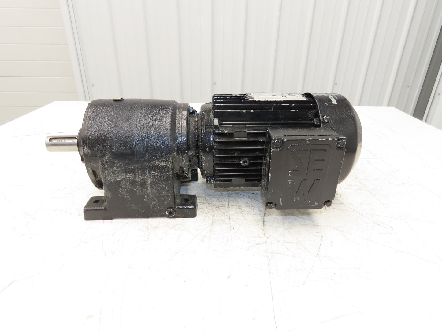 Sew Eurodrive R40DT80K4 Inline Gearmotor 29.36 Reducer 47rpm .33kw 230/400V 3PH