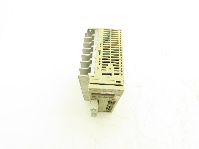 Yaskawa SGDM-04ADA ServoPack Servo Drive 1Ph 230V In 0.4kW 230V 2.8A 300Hz Out