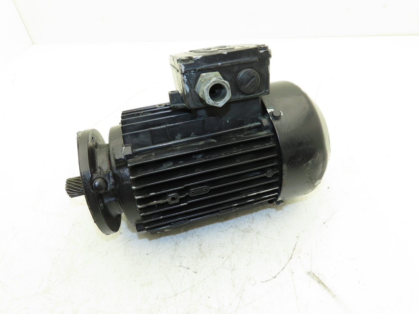 Sew Eurodrive R40DT80N2 Gear Motor 1.1kw 2700 RPM 220/380V 3PH *Motor Only*