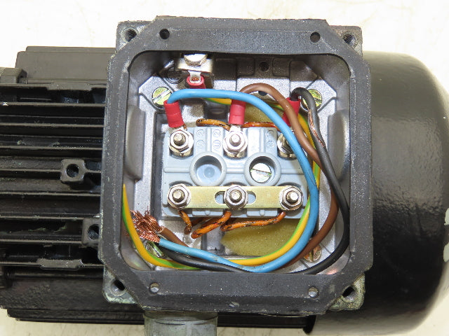 Sew Eurodrive R40DT80N2 Gear Motor 1.1kw 2700 RPM 220/380V 3PH *Motor Only*