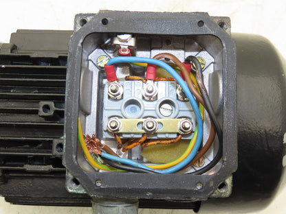 Sew Eurodrive R40DT80N2 Gear Motor 1.1kw 2700 RPM 220/380V 3PH *Motor Only*