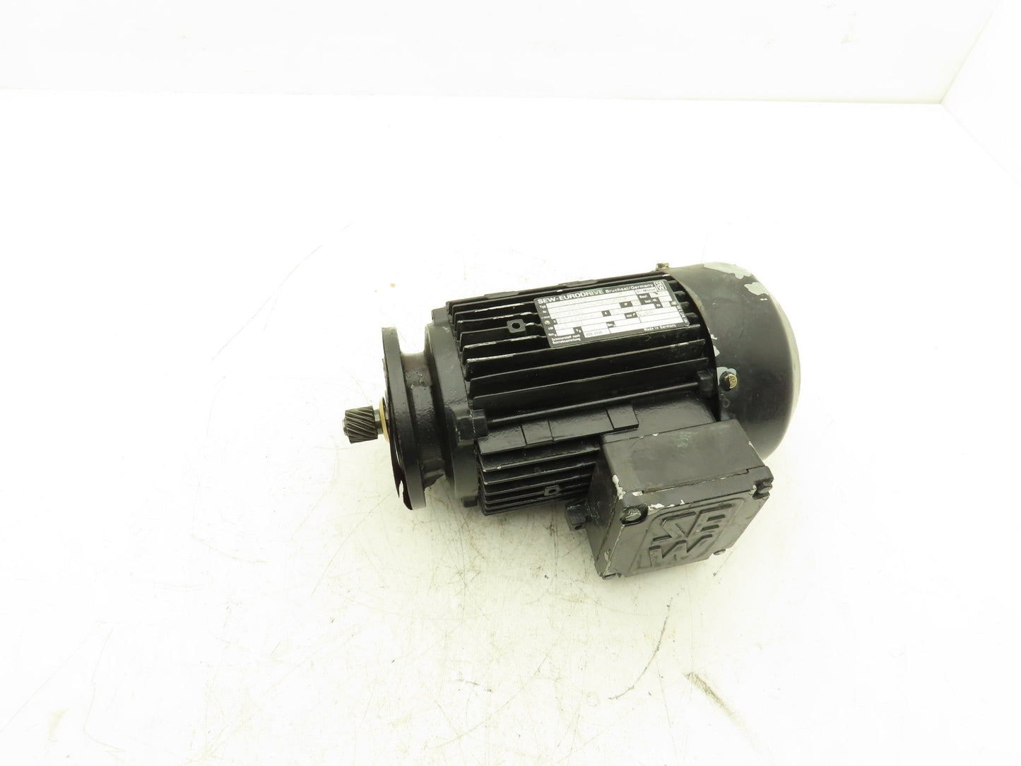 Sew Eurodrive R40DT80N2 Gear Motor 1.1kw 2700 RPM 220/380V 3PH *Motor Only*